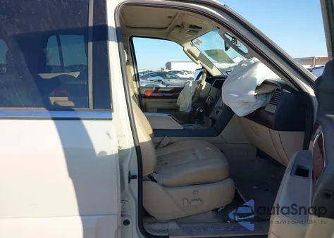 2005 Lincoln Navigator из США, поврежденный, VIN 5LMFU28545LJ03611